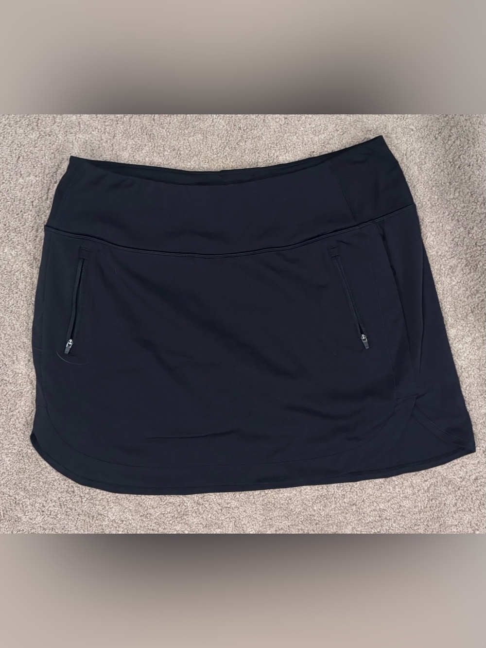 NEW WITHOUT TAGS ATHLETA Black Athletic Skort with Zipper Pockets